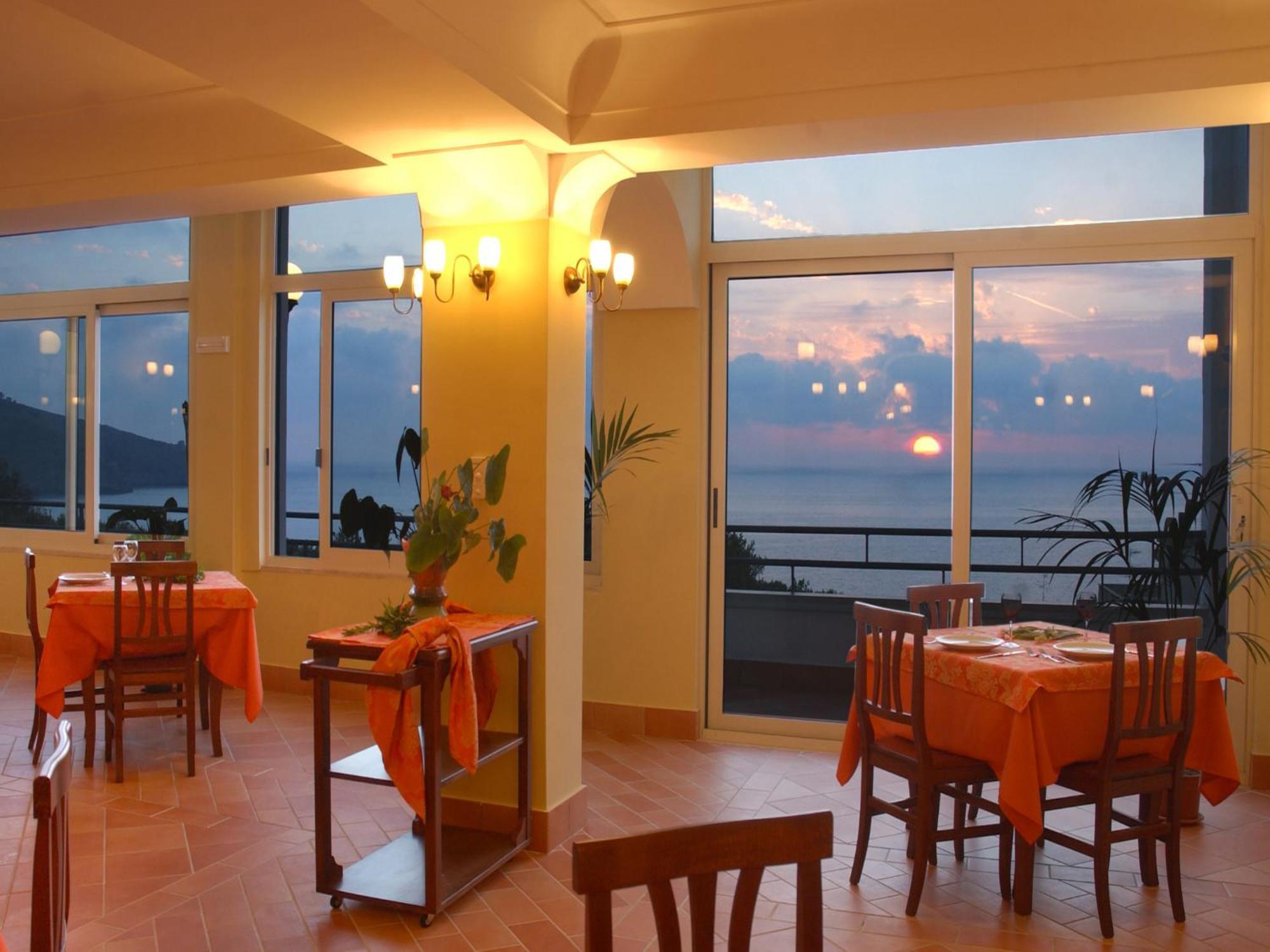 Hotel Baia Palinuro Restaurace fotografie