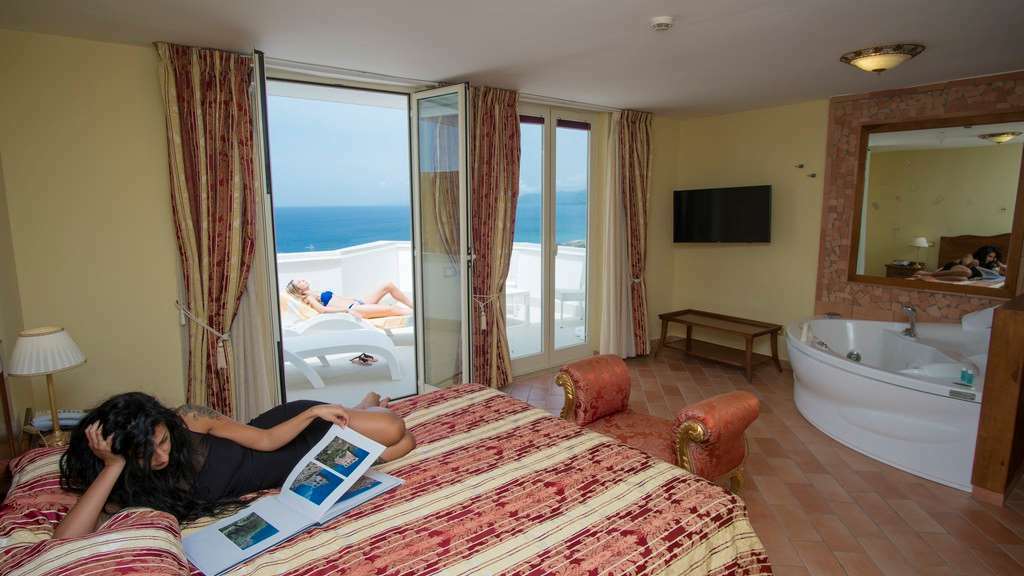 Hotel Baia Palinuro Pokoj fotografie