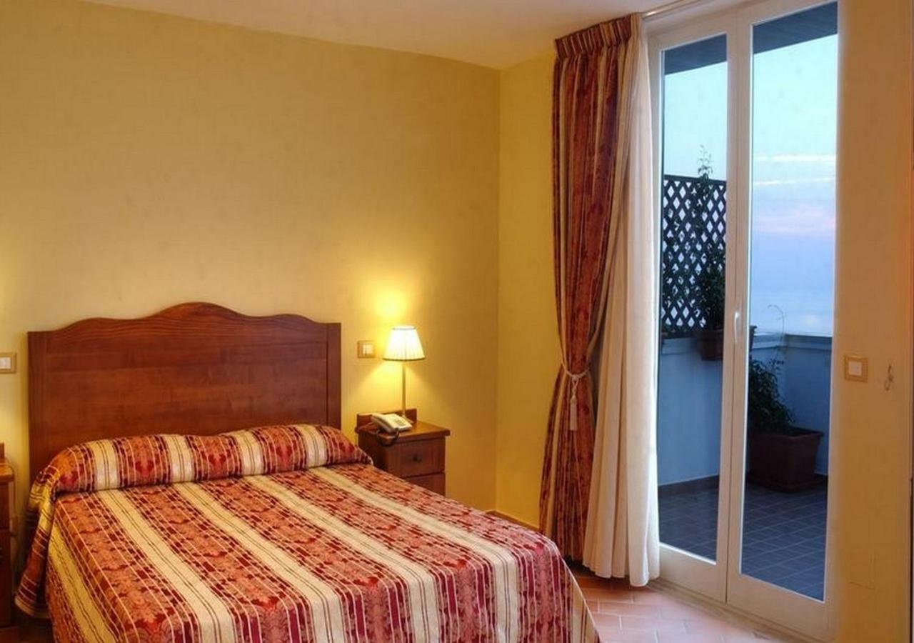 Hotel Baia Palinuro Exteriér fotografie
